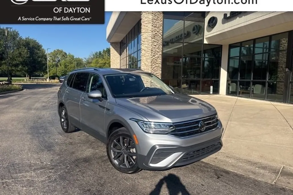 2022 Volkswagen Tiguan SE photo 1