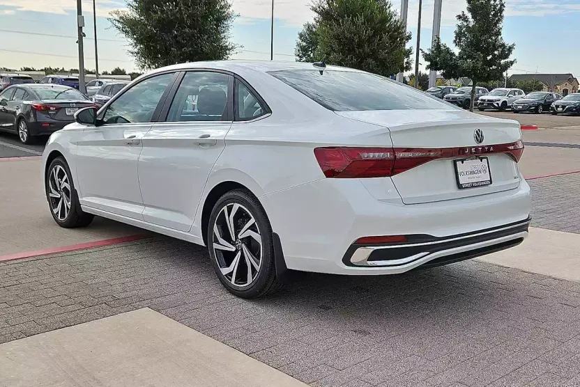 2025 Volkswagen Jetta 1.5T SEL photo 1