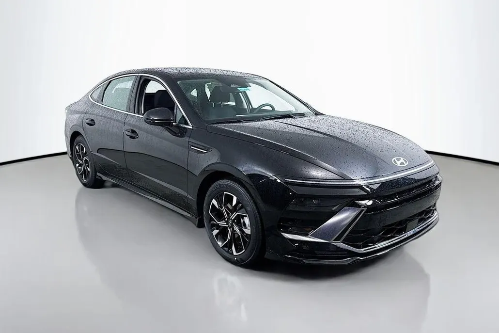 2025 Hyundai Sonata SEL photo 1