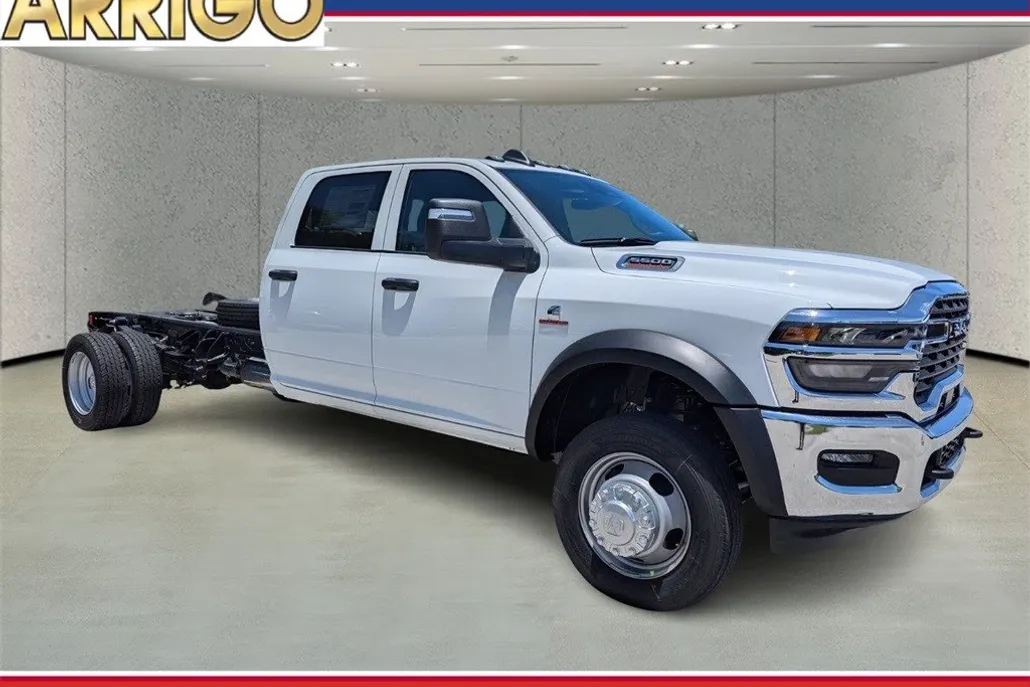 2025 Ram 5500 Tradesman photo 1