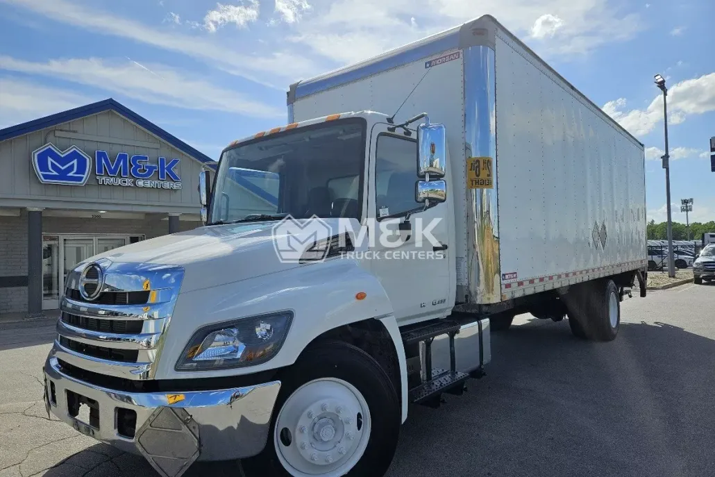 2018 Hino Conventional Type Truck photo 1