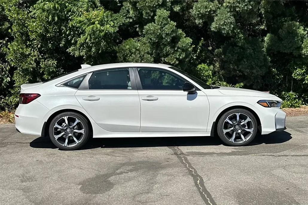 2025 Honda Civic Sport Touring photo 1