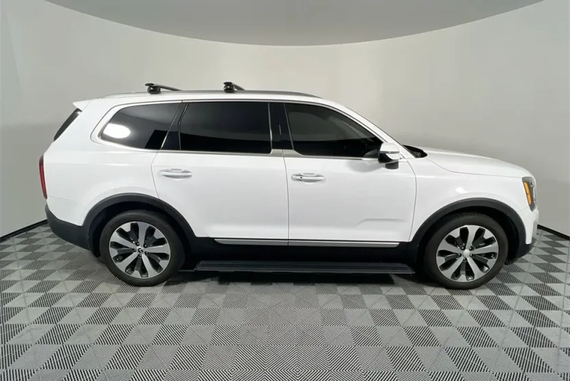 2021 Kia Telluride S photo 1