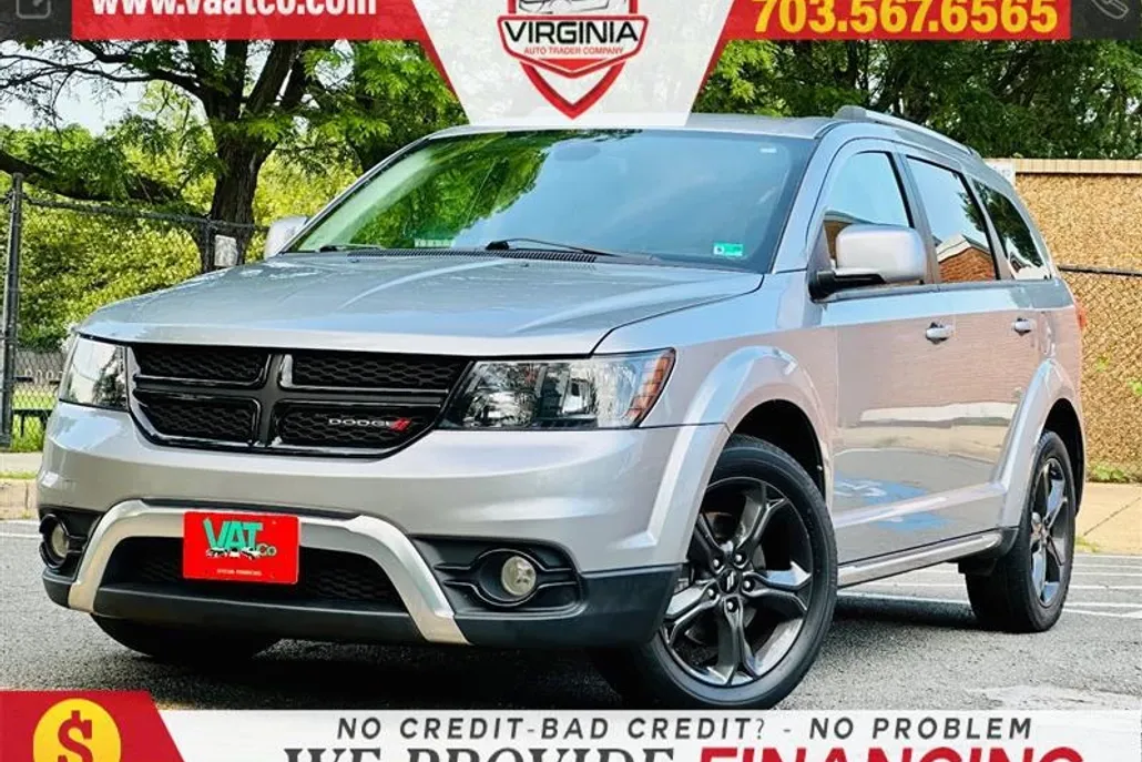 2020 Dodge Journey Crossroad photo 1