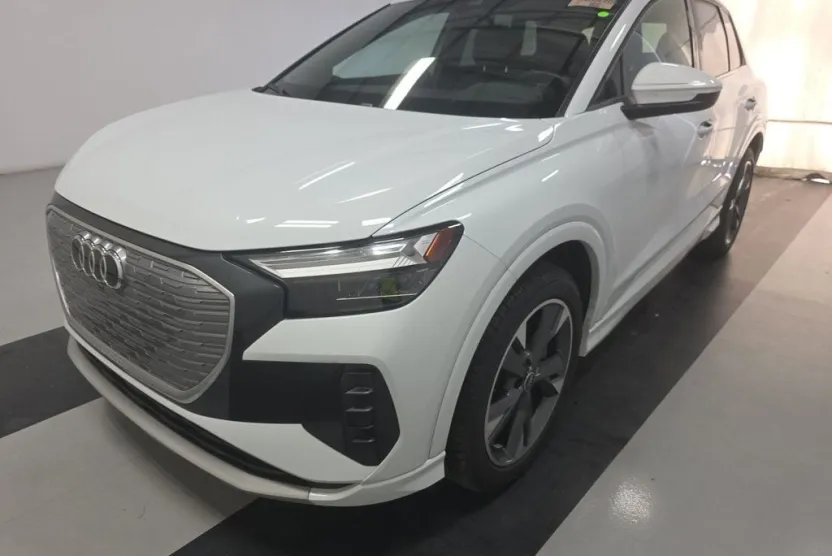 2022 Audi Q4 E-tron Premium Plus photo 1