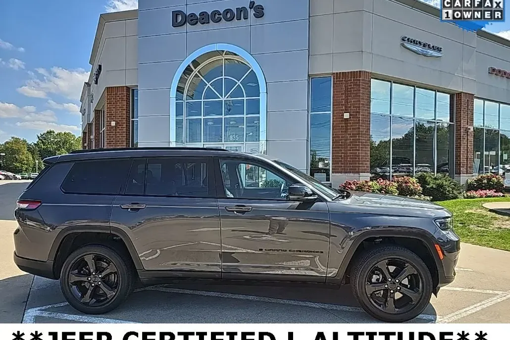2022 Jeep Grand Cherokee Altitude photo 1