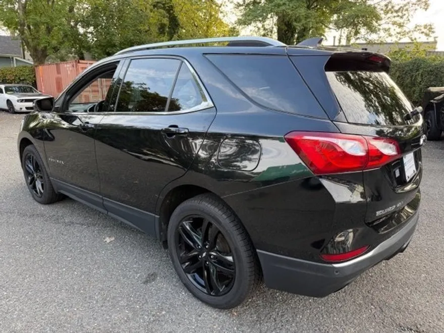 2020 Chevrolet Equinox LT photo 1