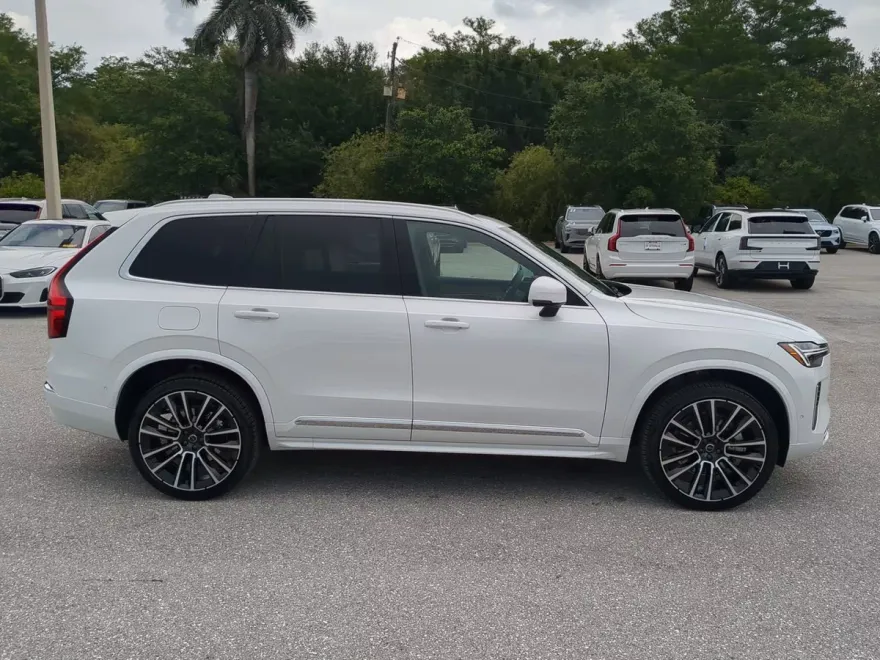 2026 Volvo XC90 B5 Plus photo 1