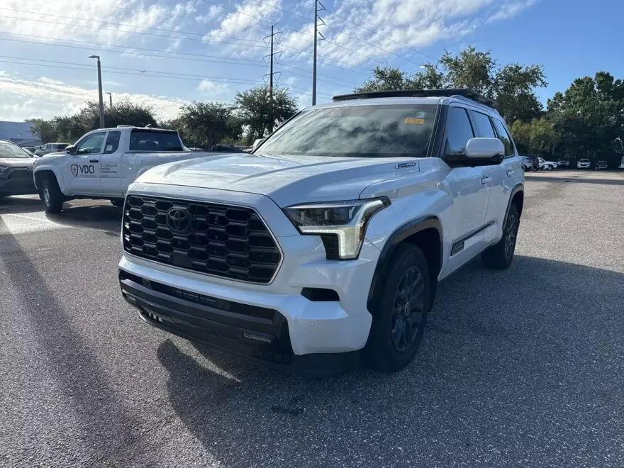 2024 Toyota Sequoia Platinum photo 1