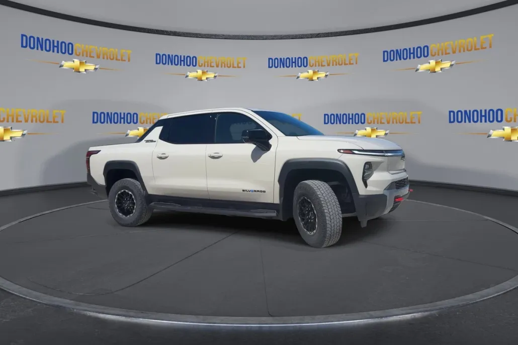 2026 Chevrolet Silverado EV Trail Boss photo 1