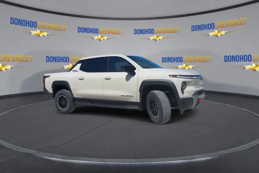 2026 Chevrolet Silverado EV Trail Boss photo 1