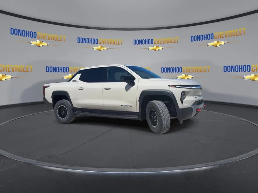 2026 Chevrolet Silverado EV Trail Boss photo 1