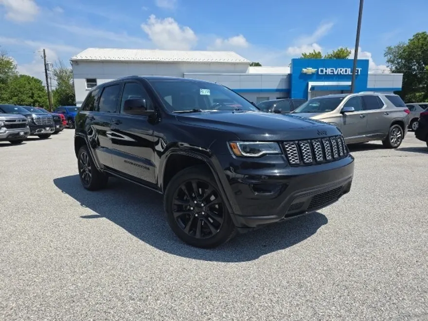 2021 Jeep Grand Cherokee Laredo X photo 1