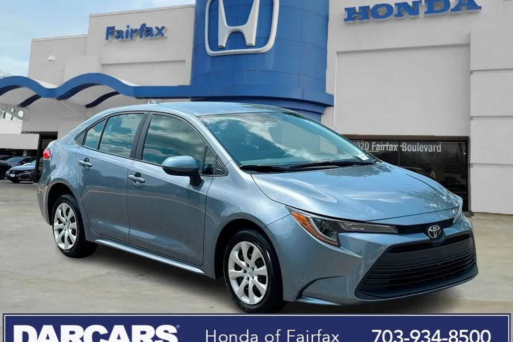 2025 Toyota Corolla LE photo 1
