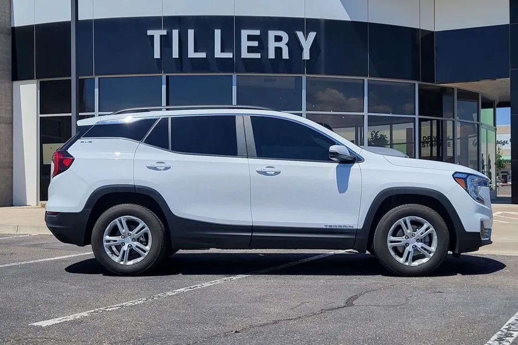 2023 Gmc Terrain SLE photo 1