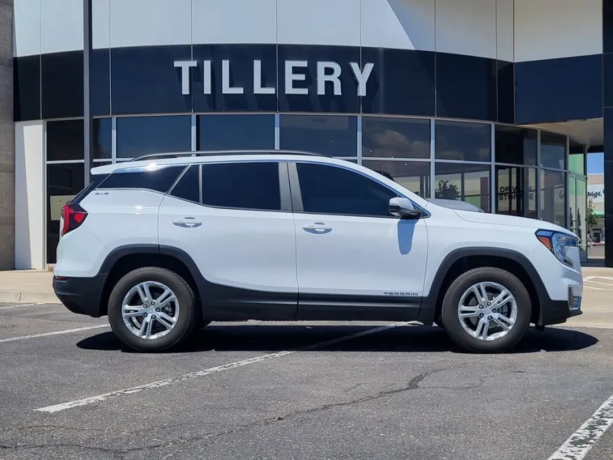 2023 Gmc Terrain SLE photo 1