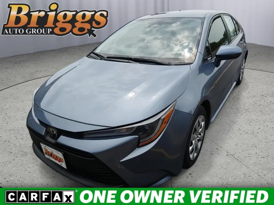 2024 Toyota Corolla LE photo 1