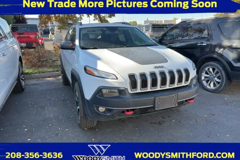 2016 Jeep Cherokee Trailhawk photo 1