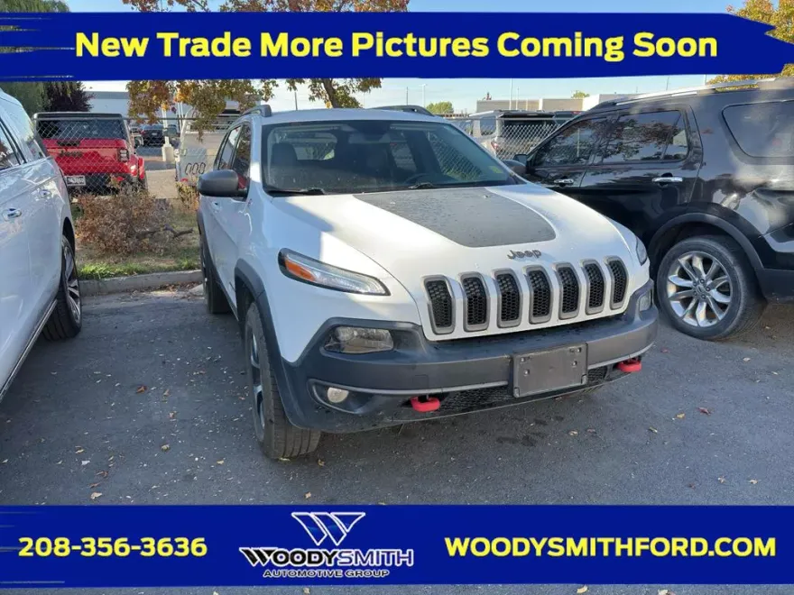 2016 Jeep Cherokee Trailhawk photo 1