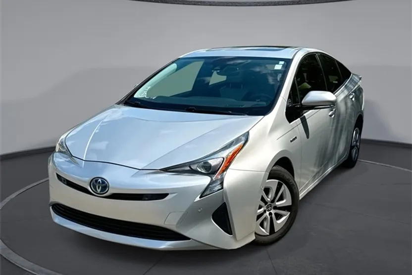 2018 Toyota Prius Four photo 1
