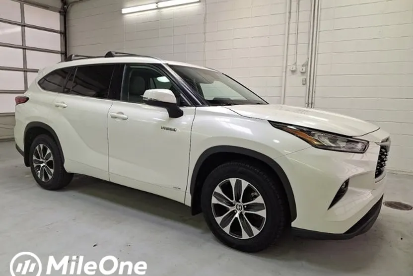 2020 Toyota Highlander Hybrid XLE photo 1