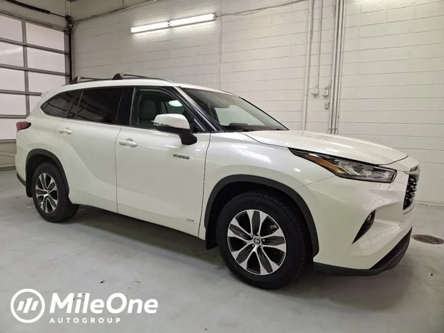 2020 Toyota Highlander Hybrid XLE photo 1