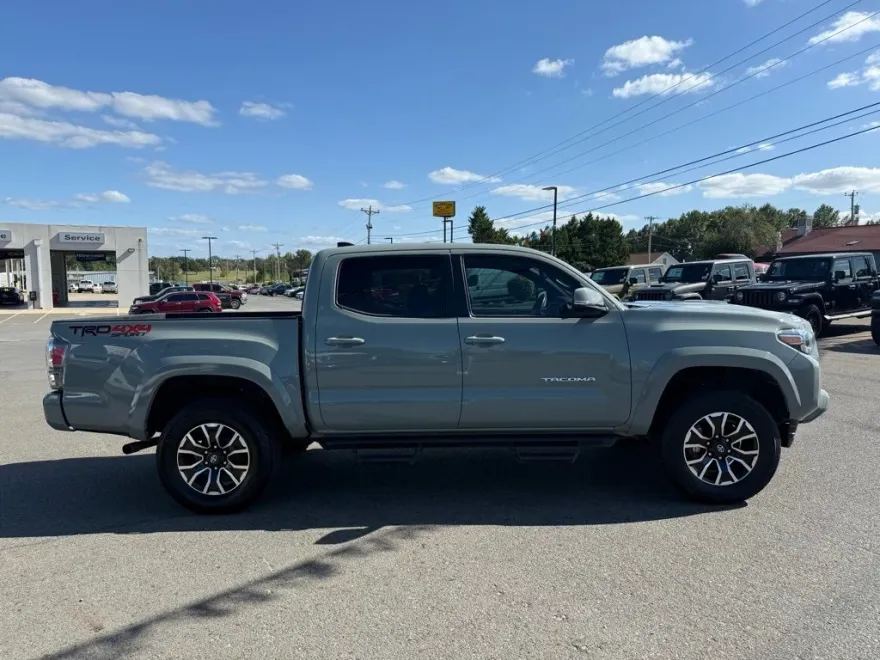2023 Toyota Tacoma TRD Sport photo 1