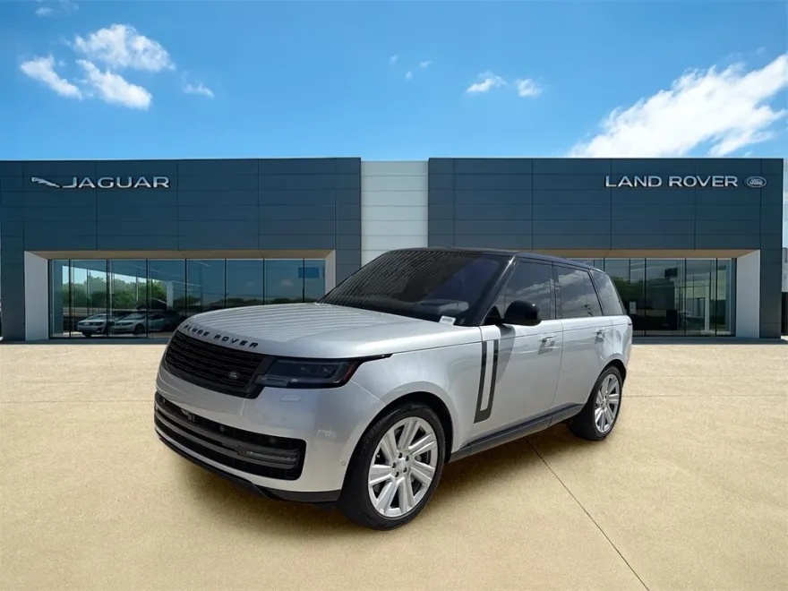 2023 Land Rover Range Rover SE photo 1