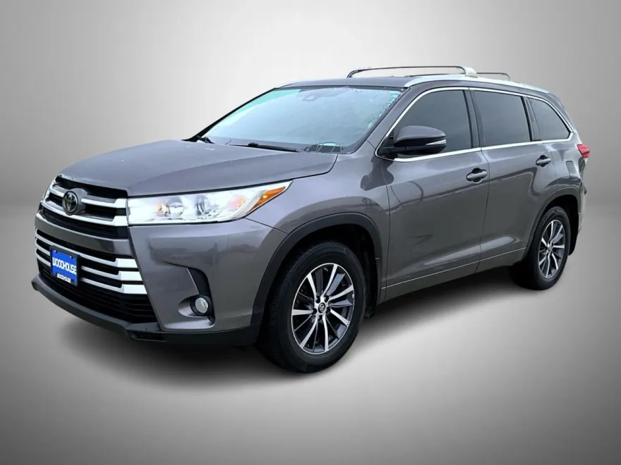 2017 Toyota Highlander XLE photo 1