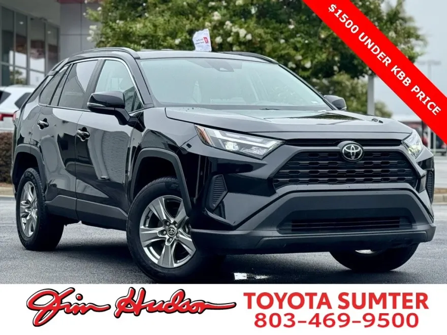 2023 Toyota RAV4 XLE photo 1