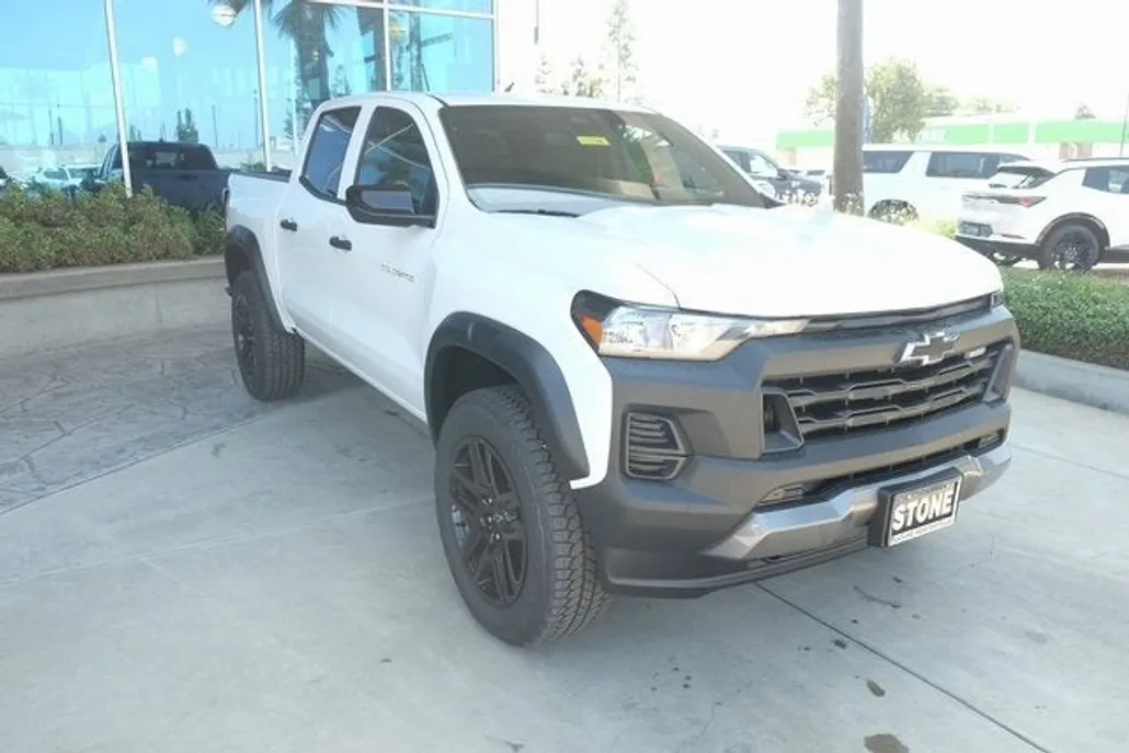 2025 Chevrolet Colorado Trail Boss photo 1