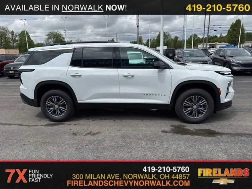 2025 Chevrolet Traverse photo 1
