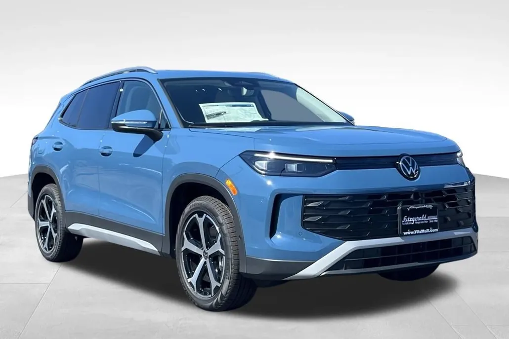 2025 Volkswagen Tiguan SE photo 1