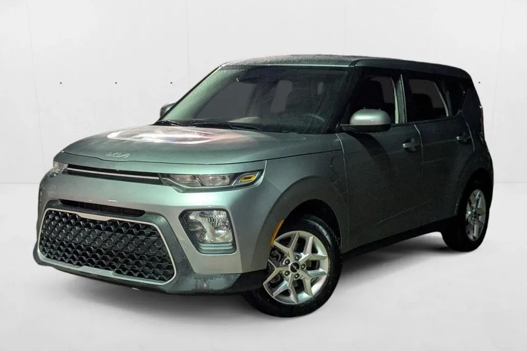 2022 Kia Soul LX photo 1