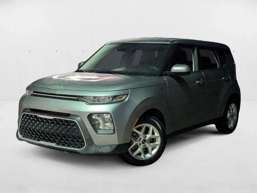 2022 Kia Soul LX photo 1