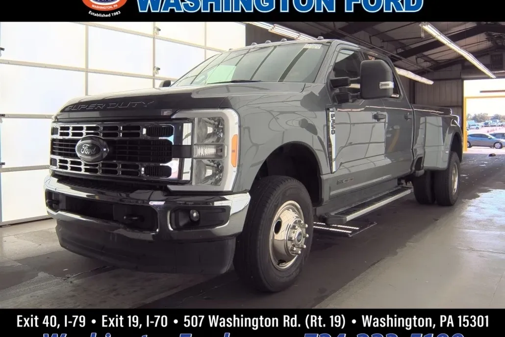 2023 Ford F-350 XLT photo 1