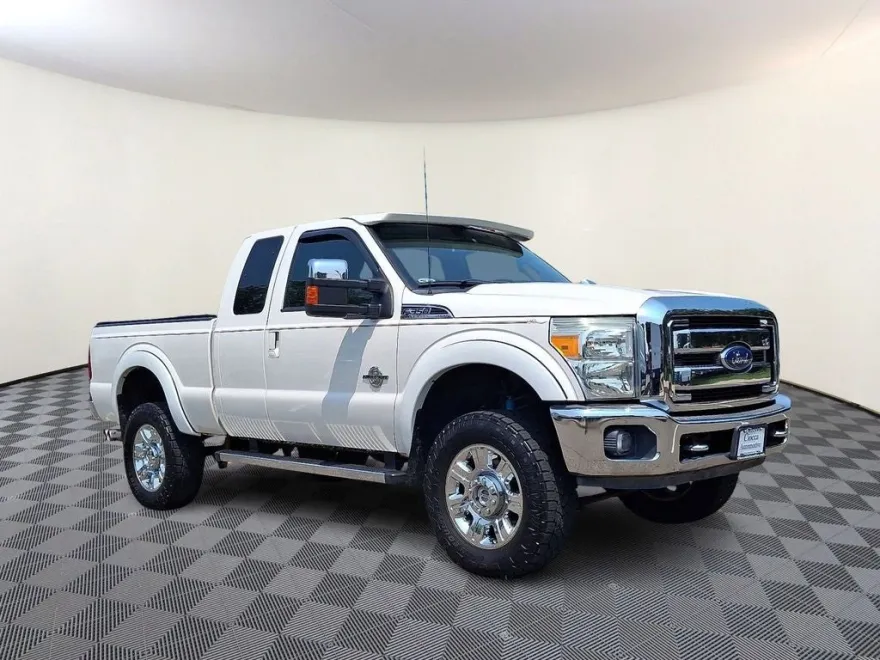 2016 Ford F-350 Lariat photo 1