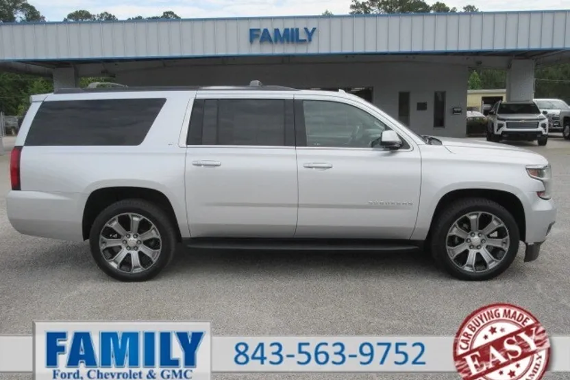 2018 Chevrolet Suburban LT photo 1
