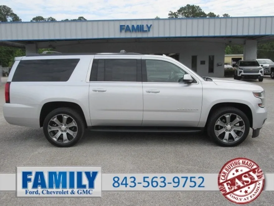 2018 Chevrolet Suburban LT photo 1