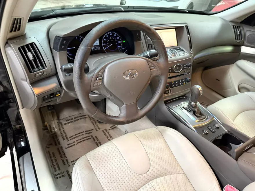 2012 Infiniti G37 photo 1
