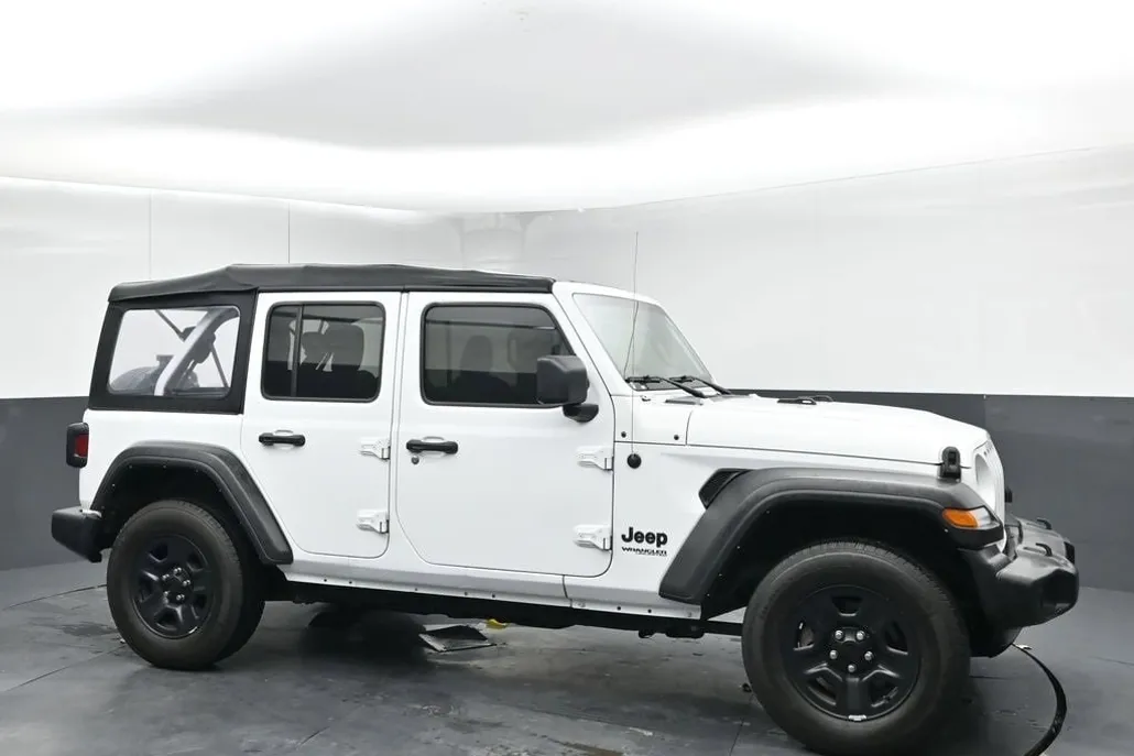2022 Jeep Wrangler Unlimited Sport photo 1