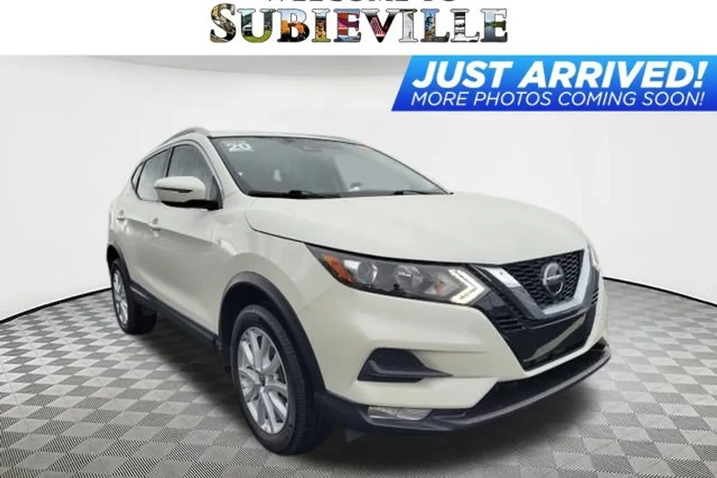 2020 Nissan Rogue Sport SV photo 1