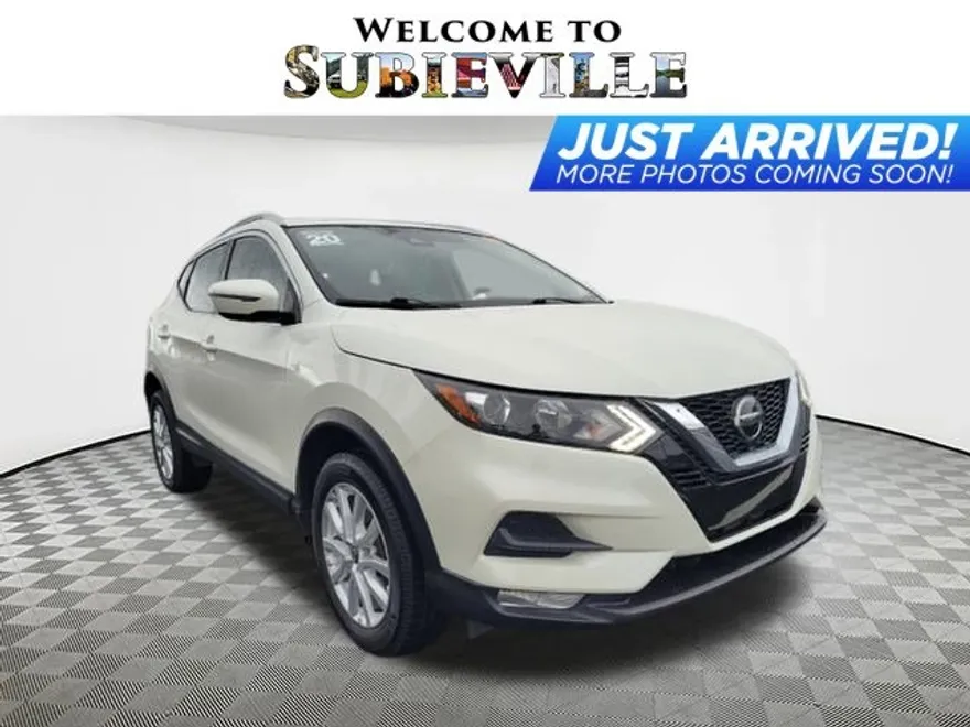 2020 Nissan Rogue Sport SV photo 1