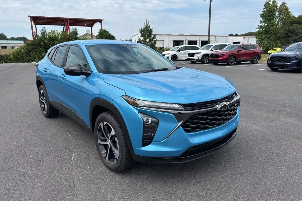 2025 Chevrolet Trax photo 1