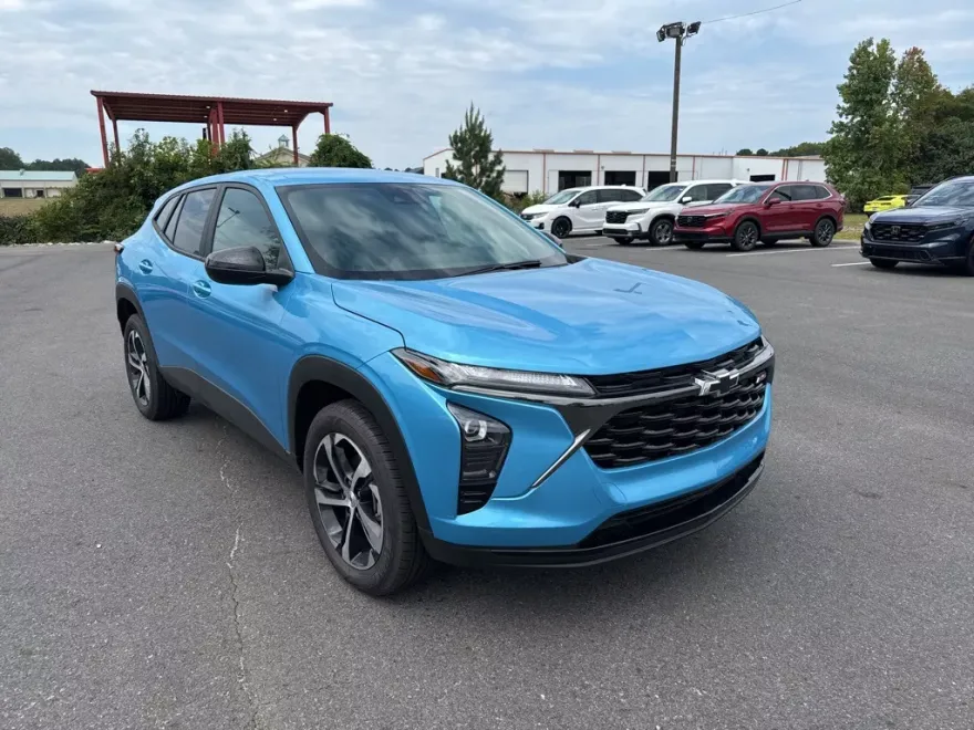 2025 Chevrolet Trax photo 1