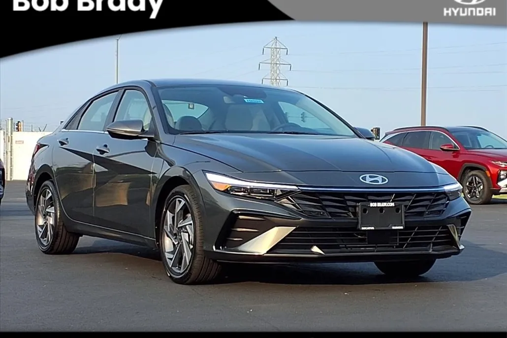 2025 Hyundai Elantra Limited photo 1