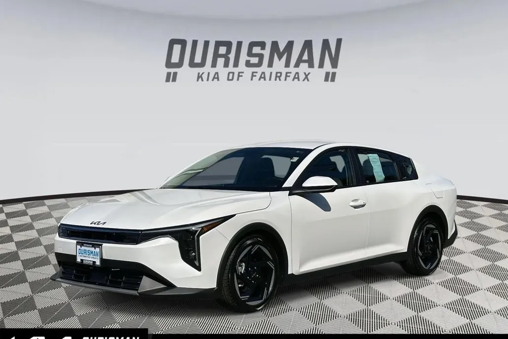2025 Kia K4 EX photo 1