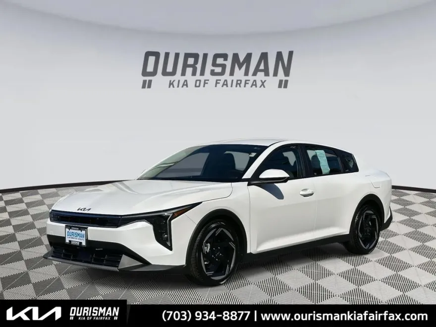 2025 Kia K4 EX photo 1