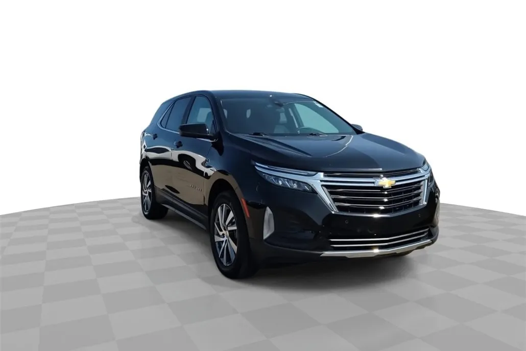 2023 Chevrolet Equinox LT photo 1
