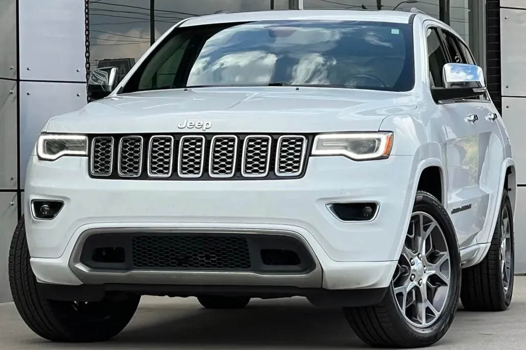 2020 Jeep Grand Cherokee Overland photo 1